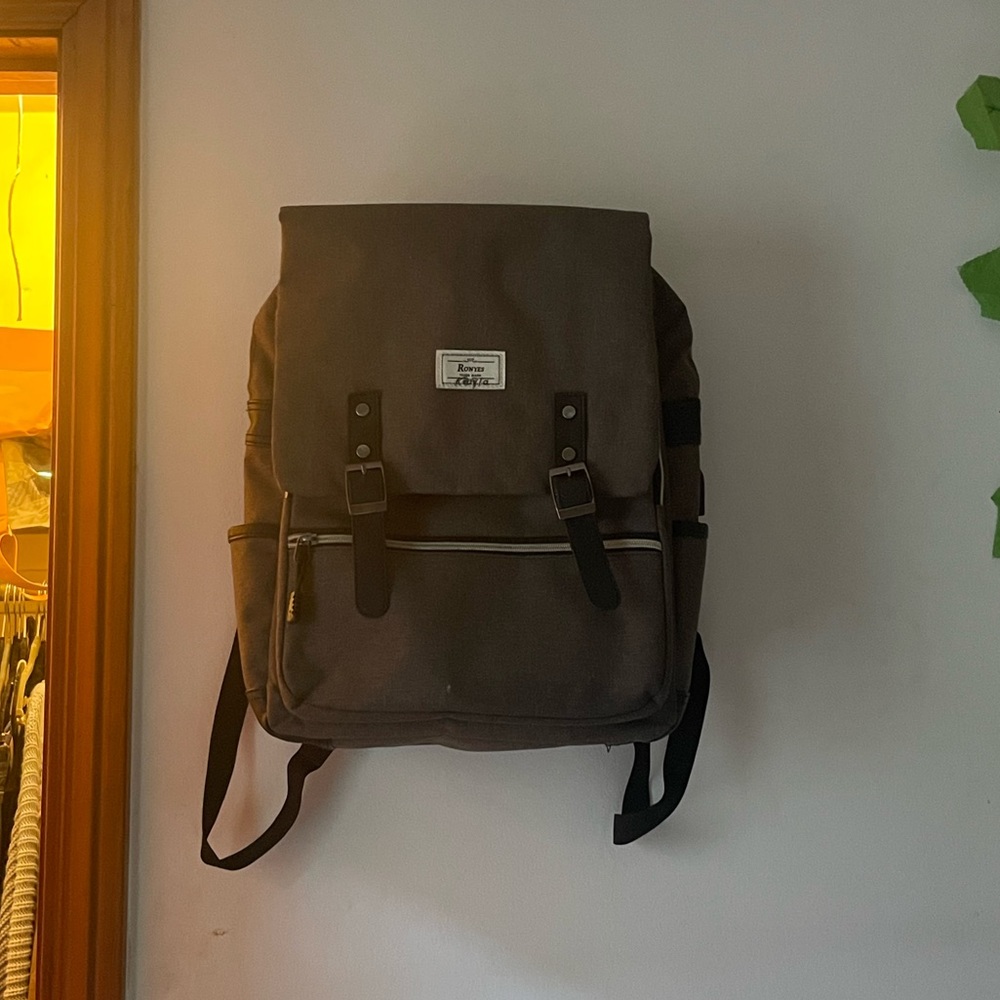 RONYES vintage inspired buckle backpack gray